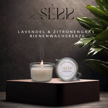 SerrBeauty Lavendel & Zitronengras Bienenwachs Duftkerze 125 g in einem stilvollen Glasbehälter mit Deckel. Handgefertigte, biologische Kerze für entspannende Aromatherapie.